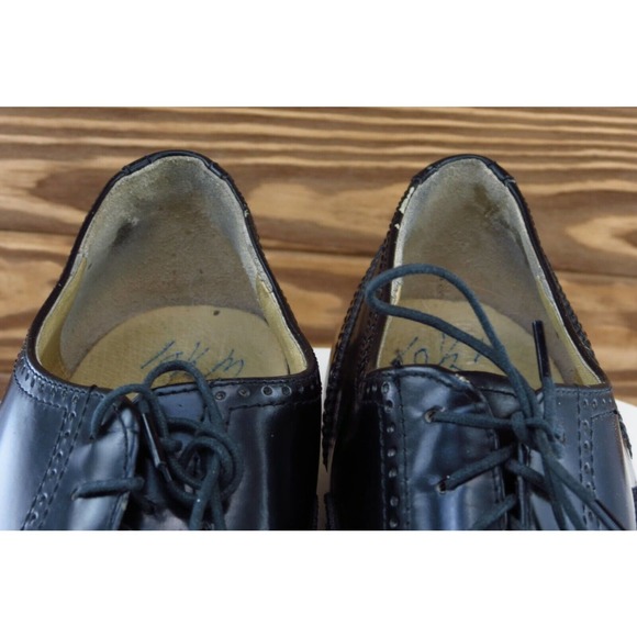 H.H. Brown Shoes Size 10.5 M Black Wingtip Oxfords Leather Men 3049X - Picture 3 of 9